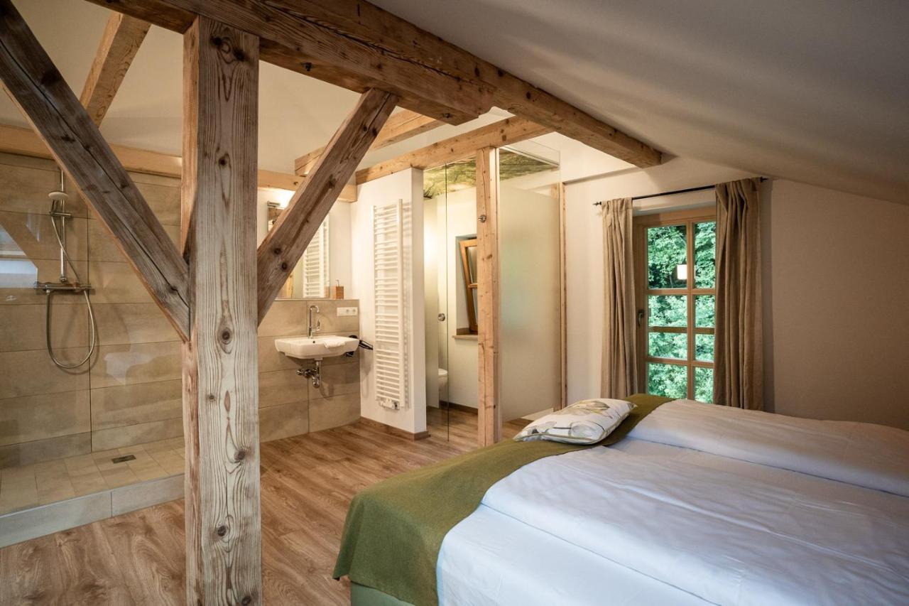 Forstgut - Premium Waldchalets Und Lodge Suiten Regen Esterno foto
