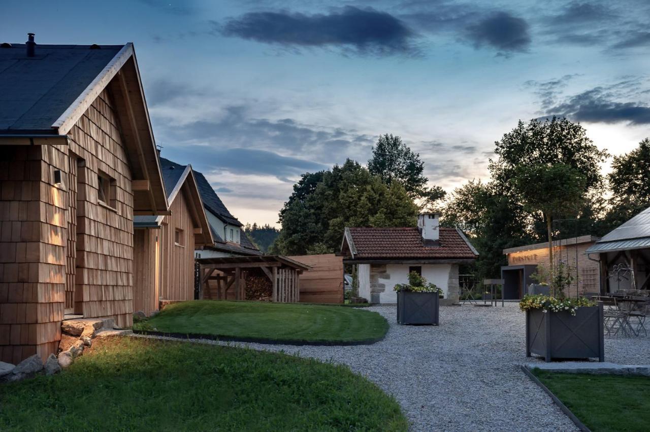 Forstgut - Premium Waldchalets Und Lodge Suiten Regen Esterno foto